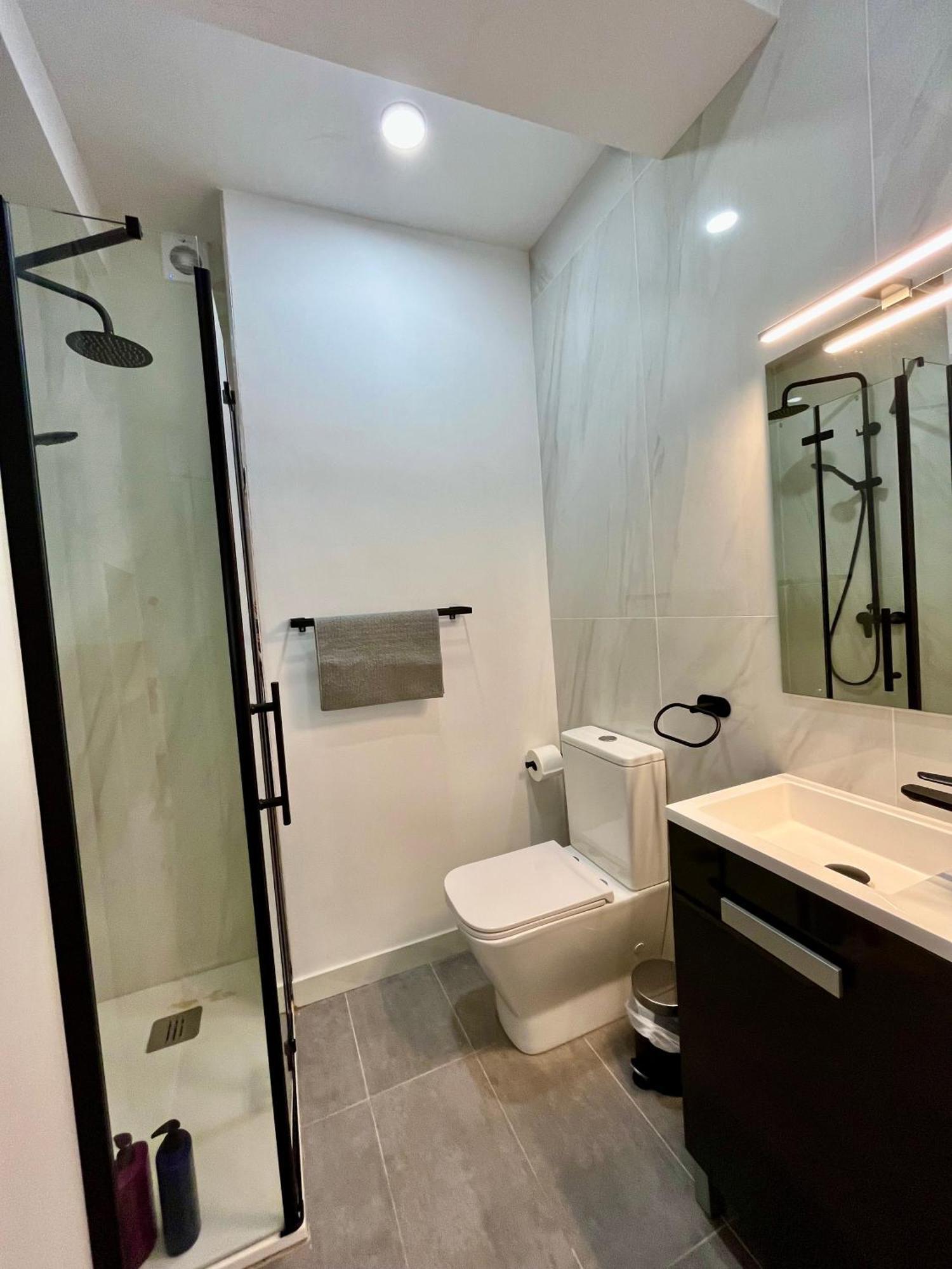 Piso Picasso, Modern Apartment In The Heart Of Malaga City Exterior foto